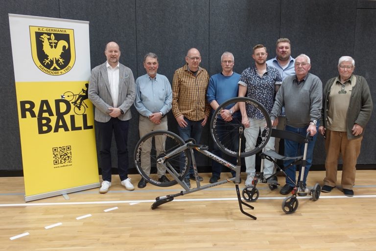 v. l. 1. Vorsitzender Rüdiger Heine, Günther Bothe, Frank Sonnenberg, Stefan Huter, Manuel Miehe, Hendrik Klauenberg, Günter Klauenberg und Gerhard Reupke