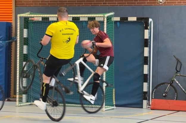 Hagen bei einem Eckball gegen Gifhorn 3