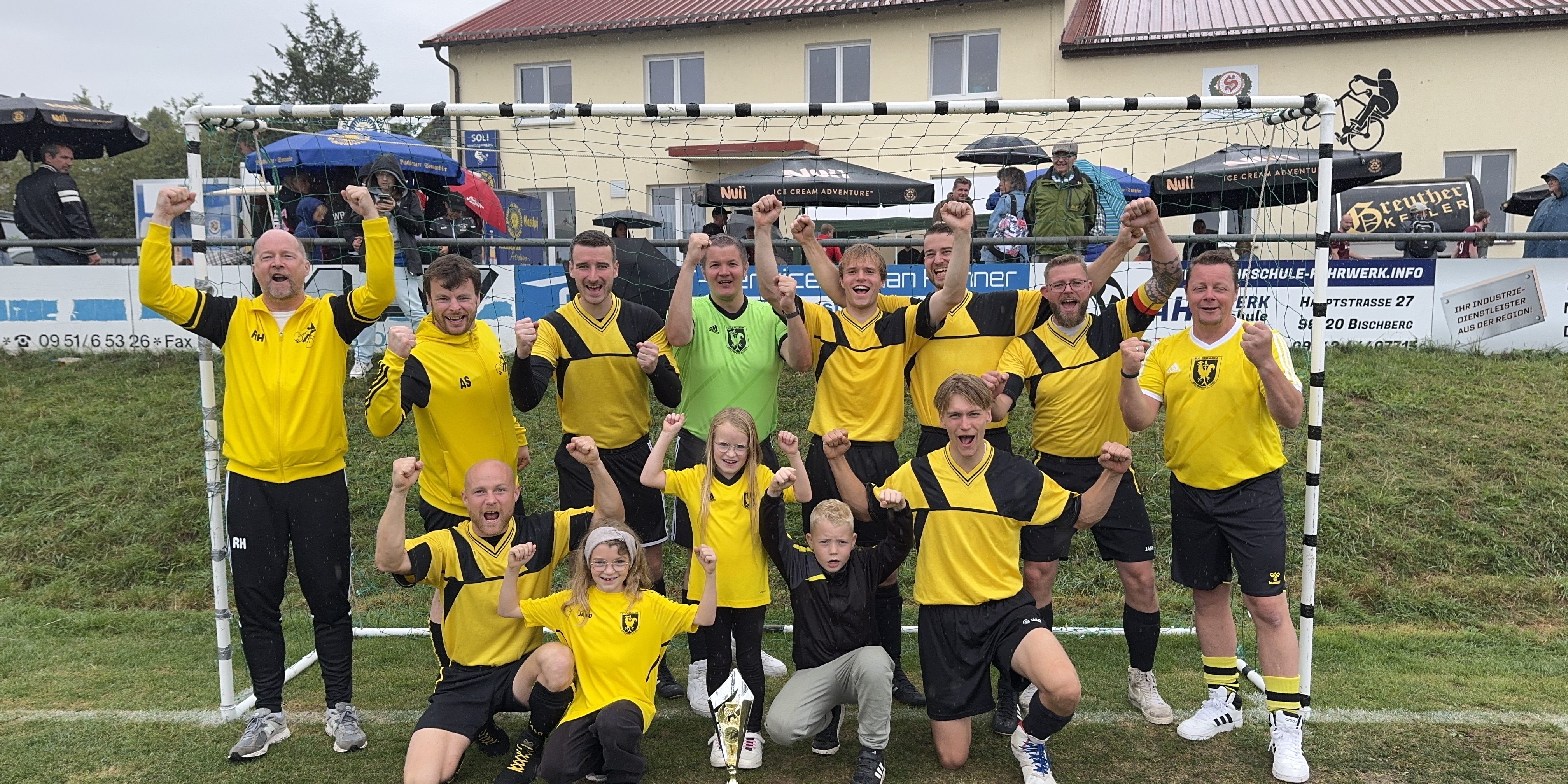 Gruppenfoto DM 6er-Rasenradball