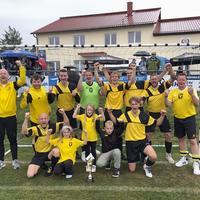 Gruppenfoto DM 6er-Rasenradball